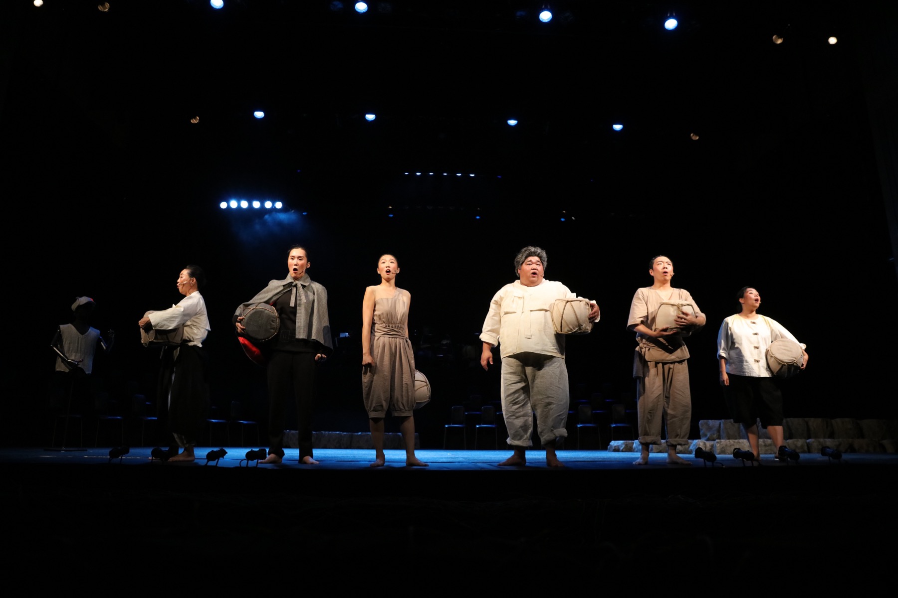 Stage scene from Haenyeo Detective Hong Seol-rok by Badaksori
